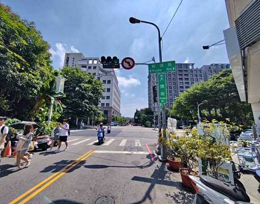 中國醫藥大學附設醫院旁套房....樓下即美食街區 - Image 7