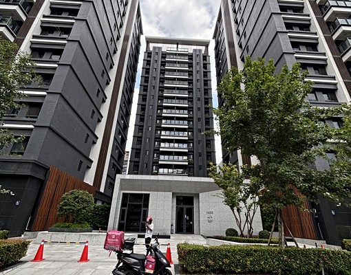 🍎社區最便宜水沐青華高樓視野三房平車🍎 - Image 1