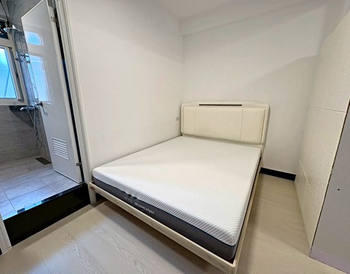 板橋🌟限女，通風佳，包網路，外推窗獨曬，傢俱齊，垃圾代收 - Image 6