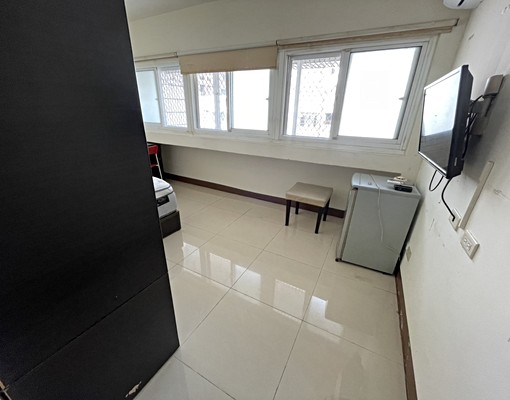 ⭐【家俱電齊全】出租信義國小捷運健身套房⭐ - Image 4