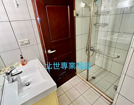 唭哩岸捷運站1F美屋2+1房-全新粉刷-有管理 - Image 11