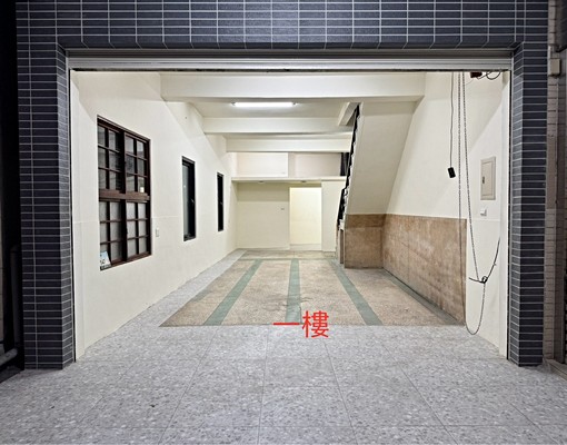 中正路黃金店面.總建坪99坪透天 - Image 1