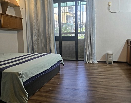 市區大陽台新光三越西門小北店台南大學二樓邊間磚牆隔間溫馨套房 - Image 5