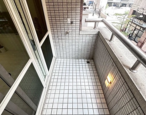 超大空間兩房⭐️開放式餐廳吧檯空間⭐️含平車⭐️近科博館 - Image 3