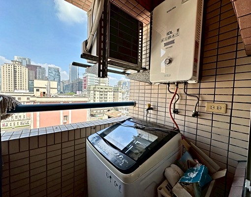 市政府商圈三房次頂樓採光好附車位(都發局後方) - Image 13