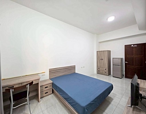 套房出租🌻有獨立陽台及洗衣機🌻附兩格機車位 - Image 1