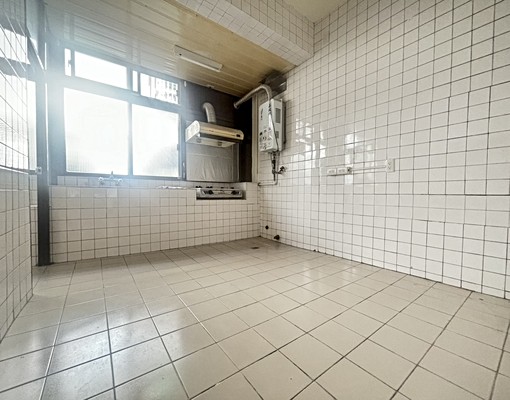 市府捷運溫馨三樓(可報稅可租補)-看屋出價就談-歡迎優質房客 - Image 7