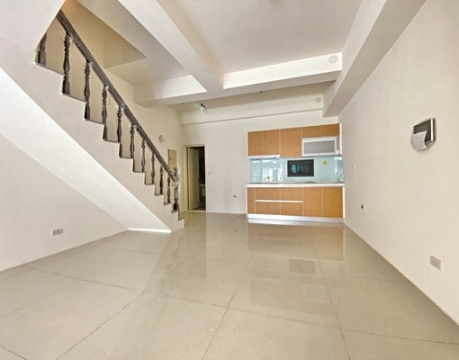 全新⭐️近弘光✨家具談可店住✨可營登✨附平面大車位 - Image 3