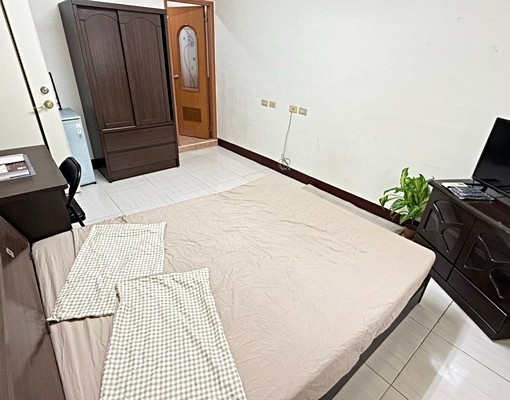 高雄小余🐟英明路近三多明亮公寓分租套房!爬樓梯喔 - Image 2