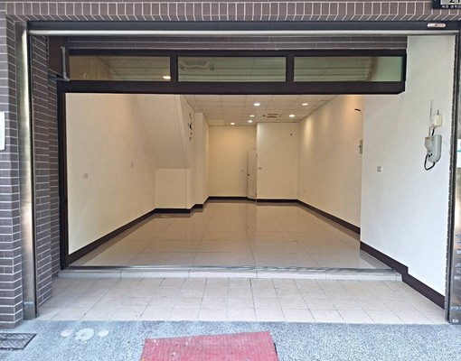 ❤️水萍塭公園旁整新一樓黃金店面出租 - Image 9
