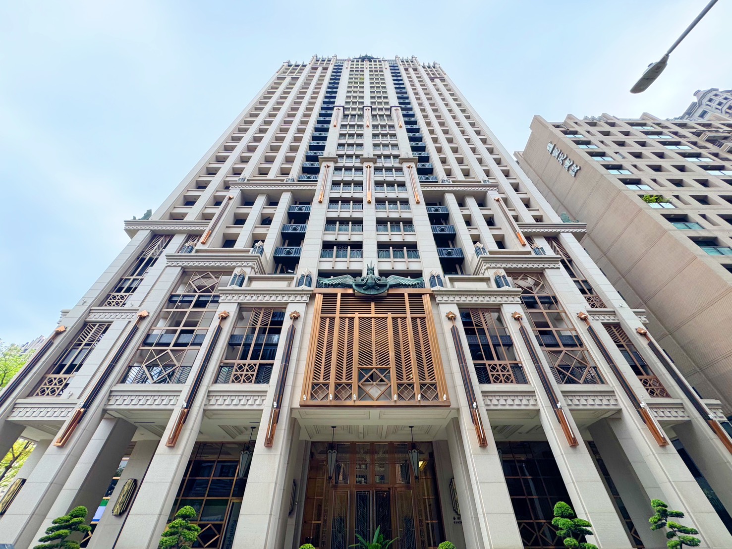 【精選】我是本案專員｜藝術城堡｜雙連號平面車位豪邸