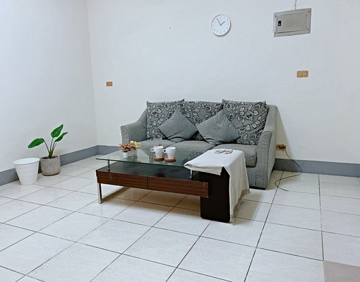 光明美食商圈清靜三房 - Image 1