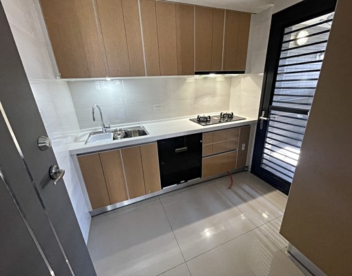 室內25坪｜3房2廳2衛｜租金含管含車位｜可租補｜衛浴開窗 - Image 8