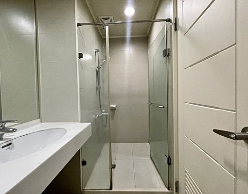 飯店式裝潢|一中商圈|台水台電|管理員|可租屋輔助|室內機車 - Image 5