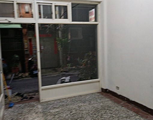 三張公園及三重統聯客運有便利店 - Image 1