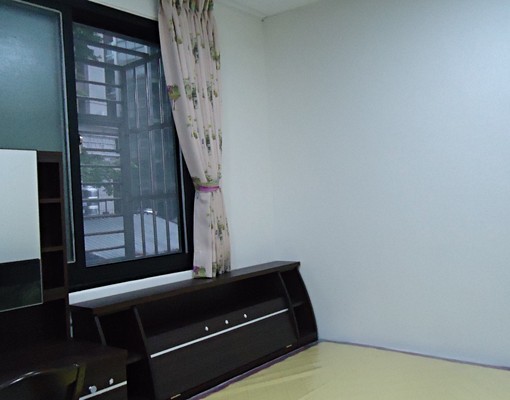 全新家電家具套房近捷運站 - Image 1