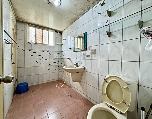 建國國小三房附車位華廈(可租補) - Image 10