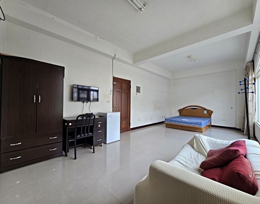 東區近太平新光黃昏市場大室內8-9坪大套房~租屋最謹慎 - Image 5