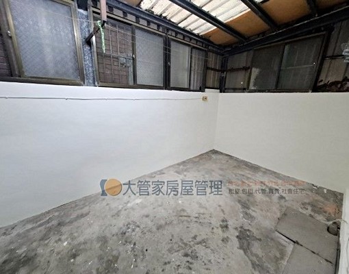 租近學區.一樓附全新冷氣.車庫 - Image 11