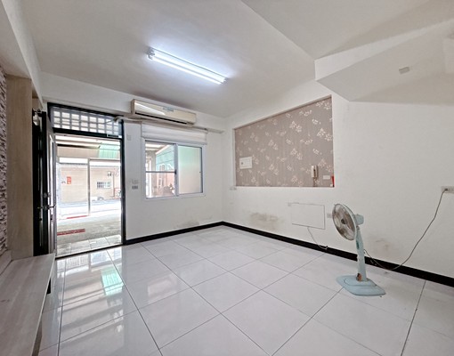 安南科工6房整棟透天(免收費 - Image 1