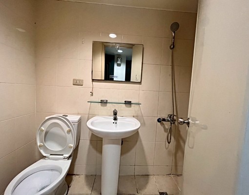 三民高中🚝陽台獨洗曬🌟包裹垃圾代收/採光通風佳 - Image 5