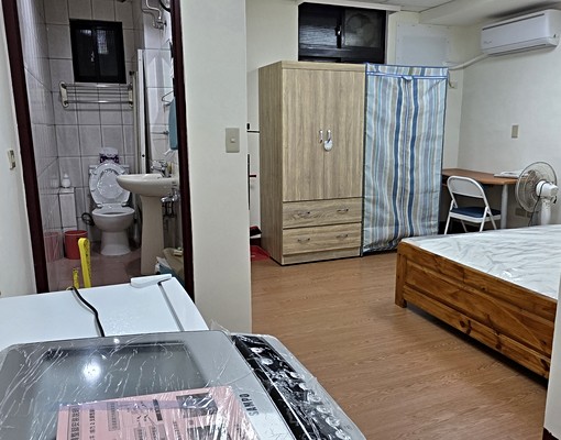 麥當勞商圈,輔大明志科大6坪大套房,設備已換新,有個人陽台 - Image 3