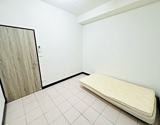 近環球/租屋補助/整棟出租/附兩車位/可包租代管/貓狗友善 - Image 8
