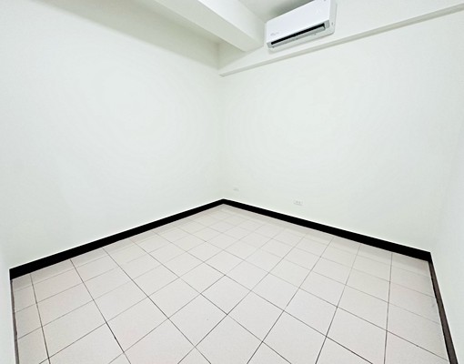 近環球/租屋補助/整棟出租/附兩車位/可包租代管/貓狗友善 - Image 9