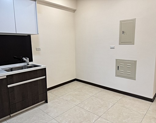 合新詠遇2+1房平車 - Image 1