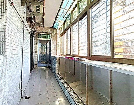 近迴龍捷運站~新建巷三房~可入籍,租補~免仲介費~社會住宅 - Image 2
