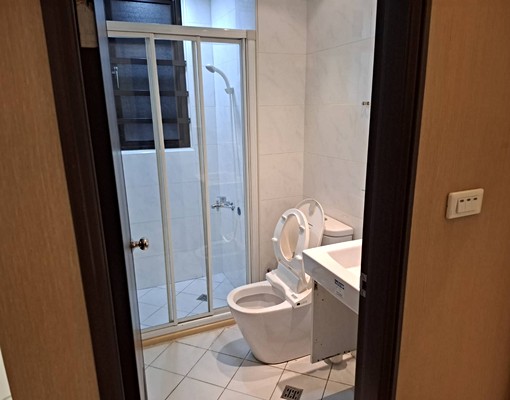 比佛利會館優質三房車近學區交流道採光通風良好 - Image 2