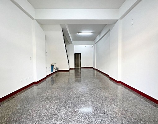 店住合一/可申請營登/可租補/安中路聚市賺錢金店面 - Image 2