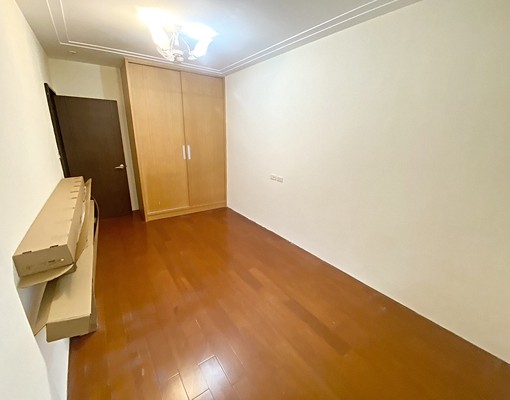 中正紀念*南門市場中正學區採光三房*可住辦*建中 - Image 8