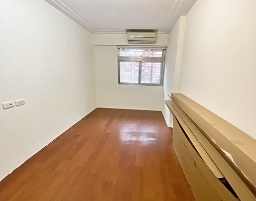 中正紀念*南門市場中正學區採光三房*可住辦*建中 - Image 1