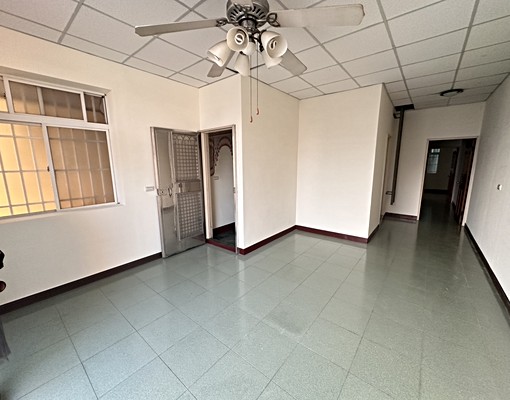 近中華路VS勝利街-住店合一-裸屋-適合員工宿舍 - Image 6