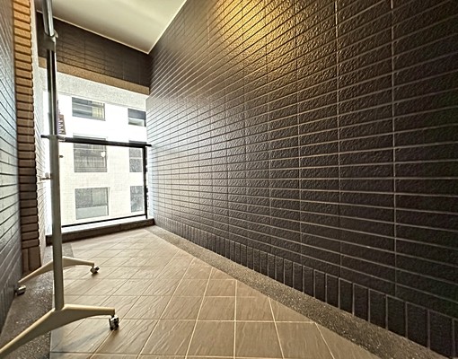 社宅🏠北安採光2房質感空間現代美宅近後驛站️📞愛窩 - Image 7