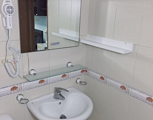 文藻金典電梯套房(樓中樓)一卡皮箱入住 - Image 3