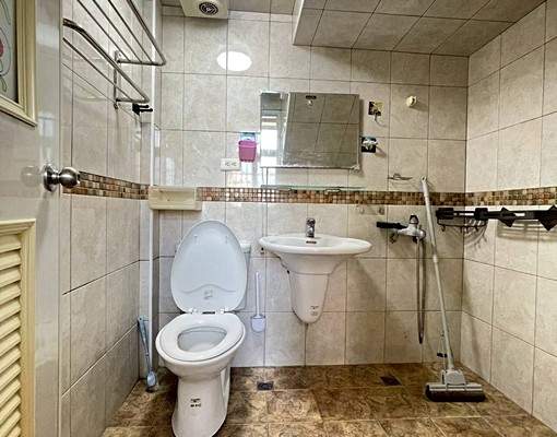 豐原正育英路高檔裝潢美透天 - Image 8