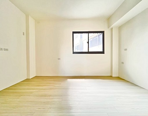 可租補💎絕美大透天💎質感木地板💎門前車位💎空屋 - Image 3