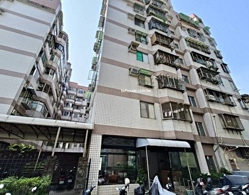 陽台進出稀有四房釋出+平面車位｜近建工商圈生活便利 - Image 2