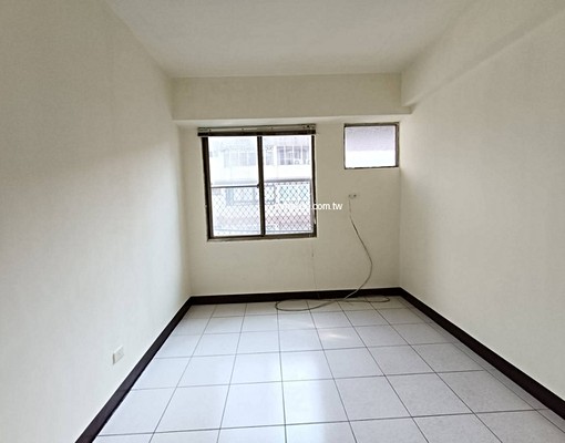 陽台進出稀有四房釋出+平面車位｜近建工商圈生活便利 - Image 6