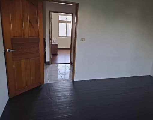 鳳岡路三段透天厝近西濱快速道路 - Image 4