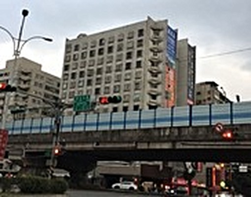 捷運站出口一分鐘套房，傢俱全，需公證 - Image 11