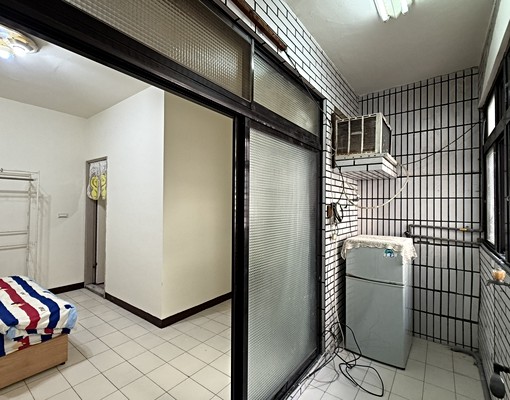 新生北/民生東/林森北華泰飯店靜巷陽台採光溫馨套房/可寵 - Image 4