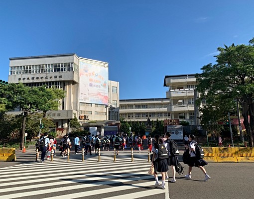 【免收服務費】全新中路無限棟距高樓層幼稚園國小國中 - Image 12