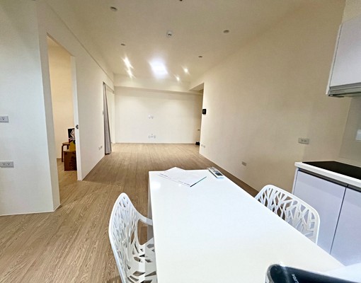 高鐵特區夢幻誠~全新3房+平面車位出租 - Image 2