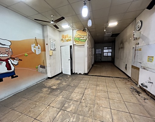 超可談的透天厝ʚ正臺灣大道臨路店面|人潮不斷 - Image 1