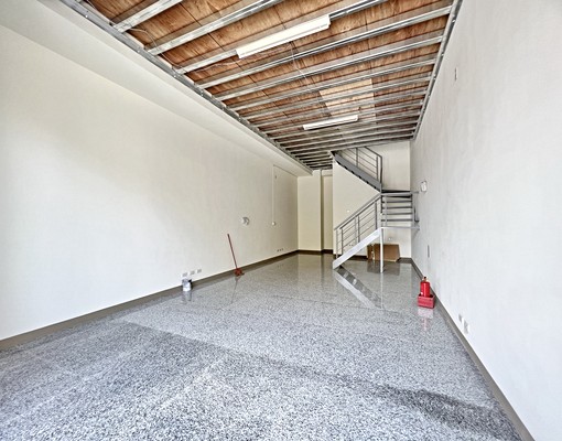 ✪捷運鳳山國中站✪捷仕堡金店面1+2樓 - Image 2