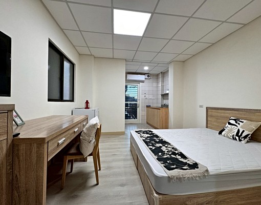 ⭐️士林區社中街🏠採光套房附陽台🔥含網路第四台✅可開伙⭐ - Image 1