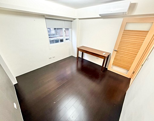 小巨蛋捷運,採光2+1房,垃圾代收,有陽台,生活機能強 - Image 9